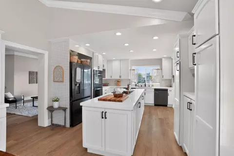 Kitchen - 34672 Bernard Rd, Tracy, CA 95377 photo 1 of 10