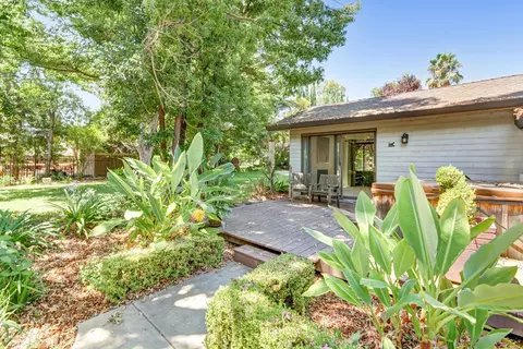 Exterior - 4960 Paloma Ave, Carmichael, CA 95608 photo 12 of 22
