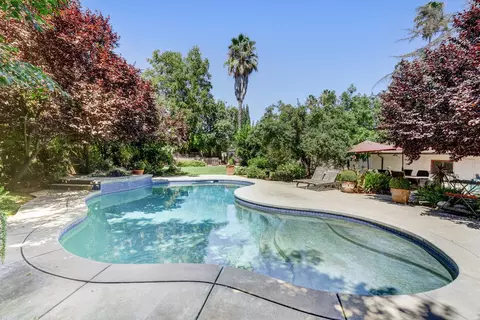 Exterior - 4960 Paloma Ave, Carmichael, CA 95608 photo 8 of 22