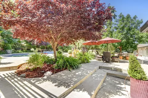 Exterior - 4960 Paloma Ave, Carmichael, CA 95608 photo 4 of 22