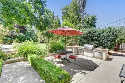 Exterior - 4960 Paloma Ave, Carmichael, CA 95608 photo 5 of 22