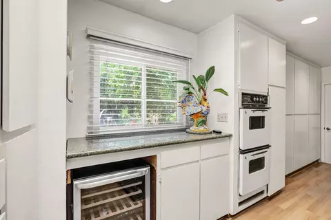 Kitchen - 4960 Paloma Ave, Carmichael, CA 95608 photo 3 of 3