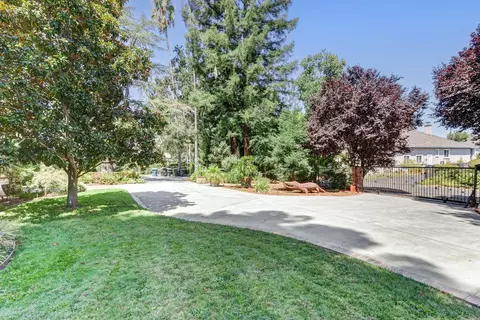 Exterior - 4960 Paloma Ave, Carmichael, CA 95608 photo 20 of 22