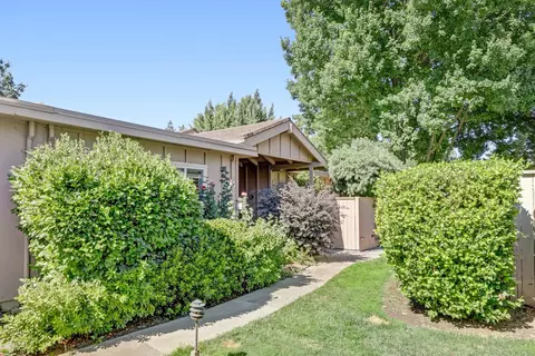 817 Commons Dr, Sacramento, CA 95825