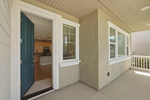 Exterior - 577 Lakeside Dr, Lathrop, CA 95330 photo 3 of 16
