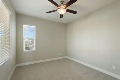 Bedroom - 577 Lakeside Dr, Lathrop, CA 95330 photo 5 of 9
