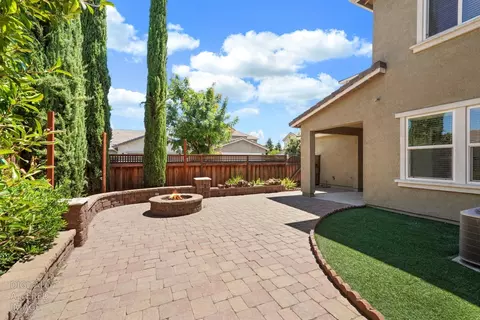 Exterior - 577 Lakeside Dr, Lathrop, CA 95330 photo 10 of 16