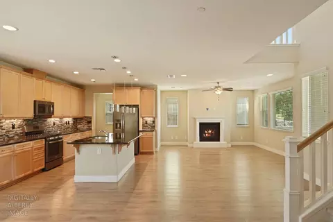 Living - 577 Lakeside Dr, Lathrop, CA 95330 photo 1 of 7