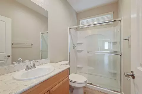 Bath - 577 Lakeside Dr, Lathrop, CA 95330 photo 1 of 3