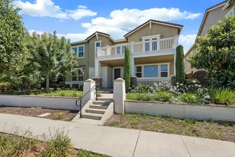 Exterior - 577 Lakeside Dr, Lathrop, CA 95330 photo 2 of 16