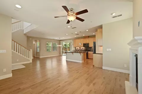 Living - 577 Lakeside Dr, Lathrop, CA 95330 photo 6 of 7