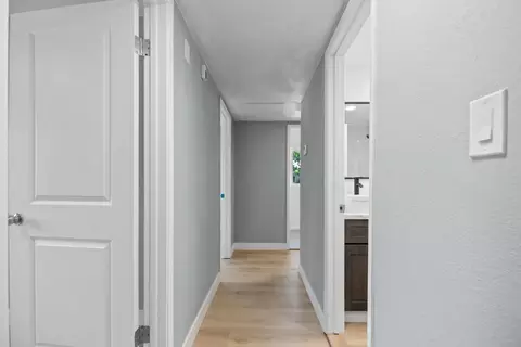 Entry Way - 2600 Yale Ave, Turlock, CA 95382 photo 4 of 4
