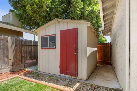 Exterior - 2600 Yale Ave, Turlock, CA 95382 photo 5 of 8
