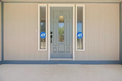 Entry Way - 2600 Yale Ave, Turlock, CA 95382 photo 1 of 4