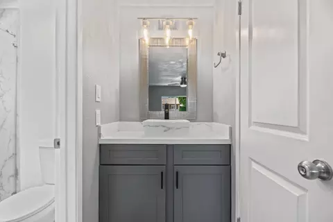 Bath - 2600 Yale Ave, Turlock, CA 95382 photo 3 of 4