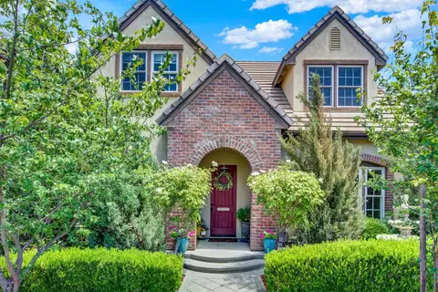 2101 Promenade Dr, Woodland, CA 95776