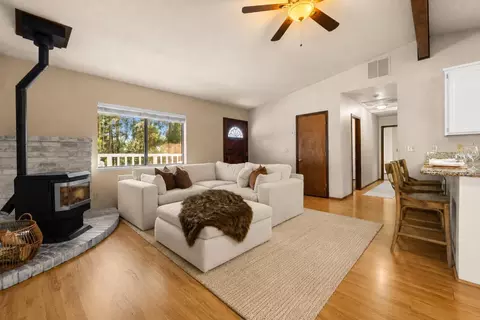 5603 Sierra Springs Dr, Pollock Pines, CA 95726