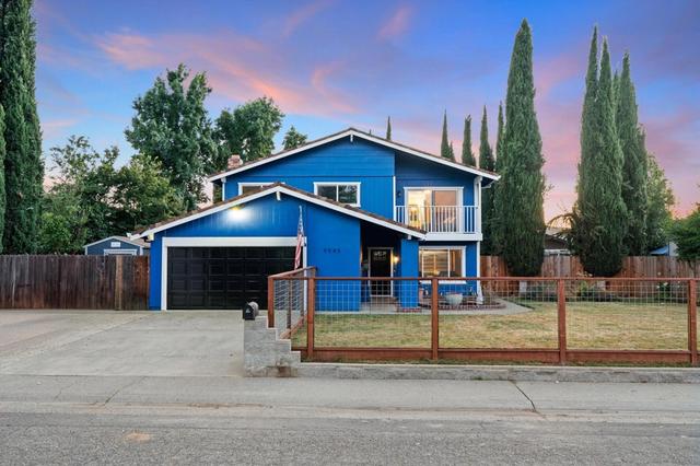 9545 Linda Rio Dr, Sacramento, CA 95827