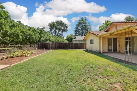 Exterior - 19035 Monte Vista Dr, Linden, CA 95236 photo 7 of 11