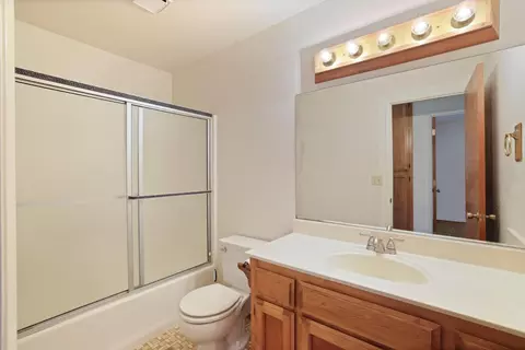 Bath - 19035 Monte Vista Dr, Linden, CA 95236 photo 1 of 3