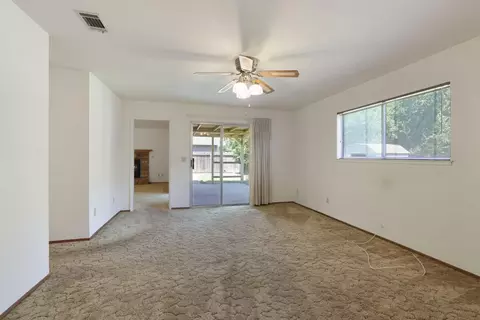 Living - 19035 Monte Vista Dr, Linden, CA 95236 photo 5 of 9