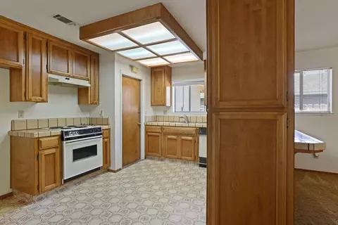 Kitchen - 19035 Monte Vista Dr, Linden, CA 95236 photo 2 of 5