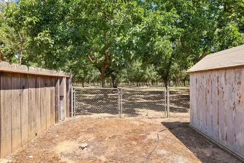 Exterior - 19035 Monte Vista Dr, Linden, CA 95236 photo 5 of 11