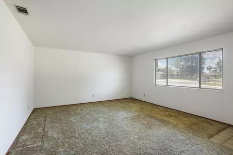 Living - 19035 Monte Vista Dr, Linden, CA 95236 photo 2 of 9