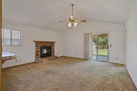 Living - 19035 Monte Vista Dr, Linden, CA 95236 photo 7 of 9