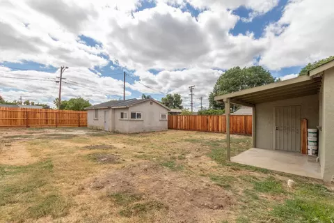 Exterior - 322 Kerr Ave, Modesto, CA 95354 photo 5 of 8