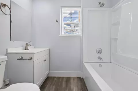 Bath - 322 Kerr Ave, Modesto, CA 95354 photo 1 of 1