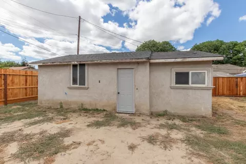 Exterior - 322 Kerr Ave, Modesto, CA 95354 photo 7 of 8