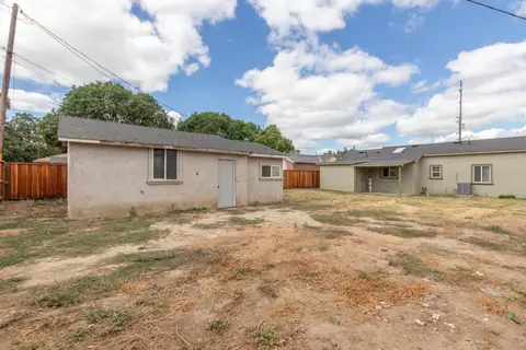 Exterior - 322 Kerr Ave, Modesto, CA 95354 photo 6 of 8