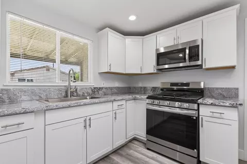 Kitchen - 322 Kerr Ave, Modesto, CA 95354 photo 5 of 7