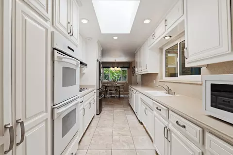 Kitchen - 2501 Ridgewood Ct, Modesto, CA 95350 photo 3 of 4