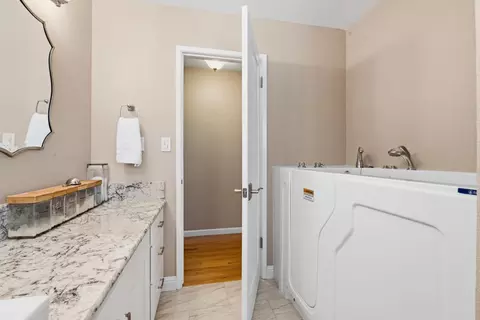 Bath - 2501 Ridgewood Ct, Modesto, CA 95350 photo 4 of 4