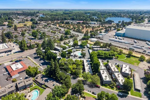View/Area - 876 Rutledge Dr, Lodi, CA 95242 photo 4 of 4