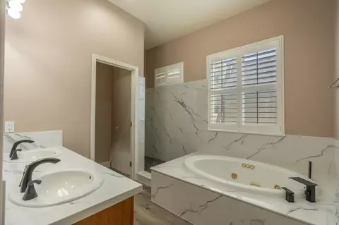 Bath - 1153 E Milgeo, Ripon, CA 95366 photo 2 of 3