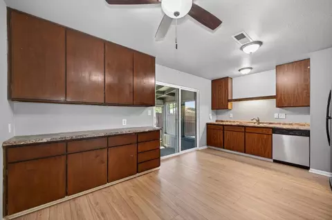 Kitchen - 1627 Gerry Ct, Auburn, CA 95603 photo 3 of 4