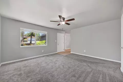 Living - 1627 Gerry Ct, Auburn, CA 95603 photo 2 of 3