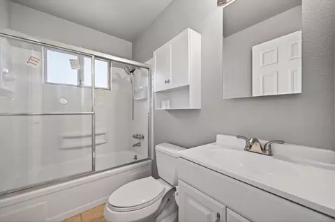 Bath - 1627 Gerry Ct, Auburn, CA 95603 photo 2 of 2