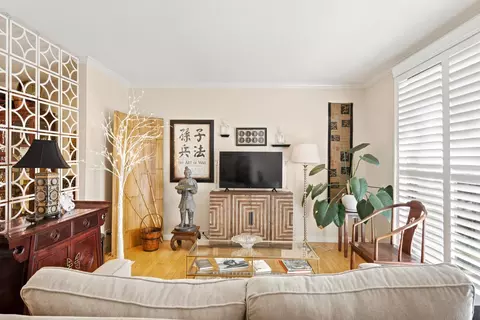 2254 Woodside Ln #6, Sacramento, CA 95825