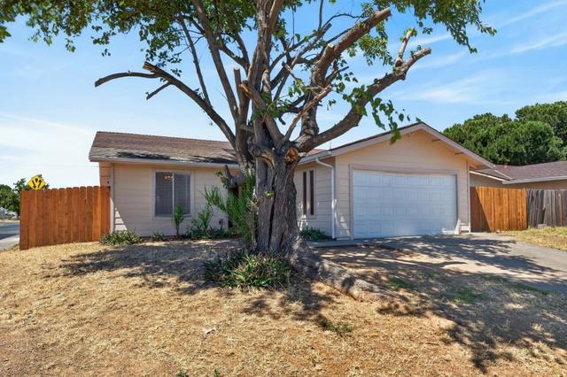 7401 Lawnwood Dr, Sacramento, CA 95828
