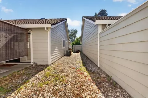 3545 Blackstone Way, Modesto, CA 95356 photo 21