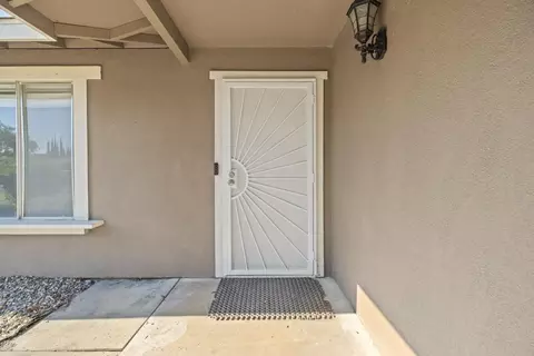 2820 E Orangeburg Ave, Modesto, CA 95355 photo 4