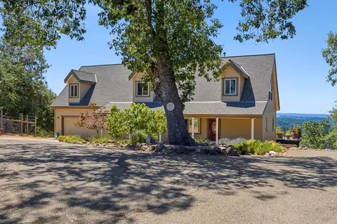 5590 Lynx Trl, Pollock Pines, CA 95726