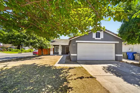 5529 W Norwich Ave, Fresno, CA 93722