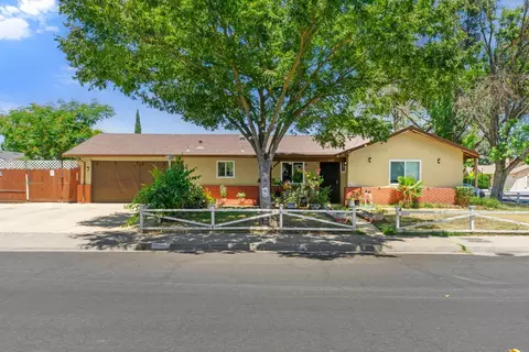 Exterior - 1717 Ensenada Dr, Modesto, CA 95355 photo 2 of 8