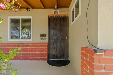 Entry Way - 1717 Ensenada Dr, Modesto, CA 95355 photo 1 of 2