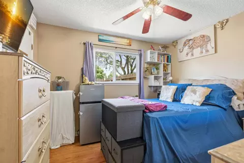 Bedroom - 1717 Ensenada Dr, Modesto, CA 95355 photo 2 of 4